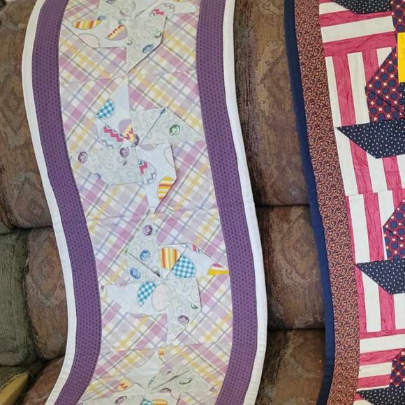 Quilted Table Topper/Runner Purple-White Housewarming approx. 13' x 36' - Picture 13 of 16